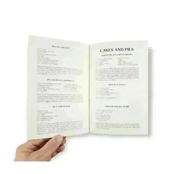 Get Cracking With Texas Pecans Cookbook (Vintage Booklet) Main Dishes, Desserts - Picture 4 of 9